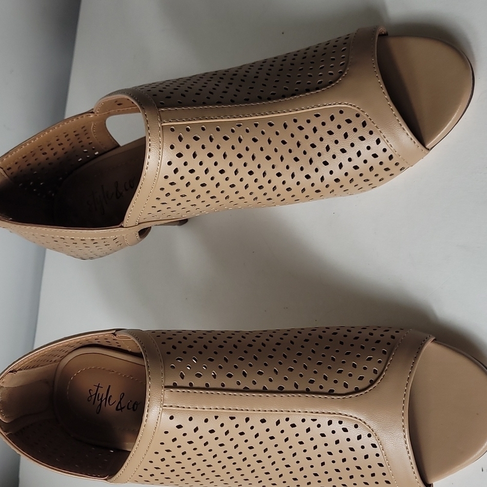Style&Co Sandals size 8.5